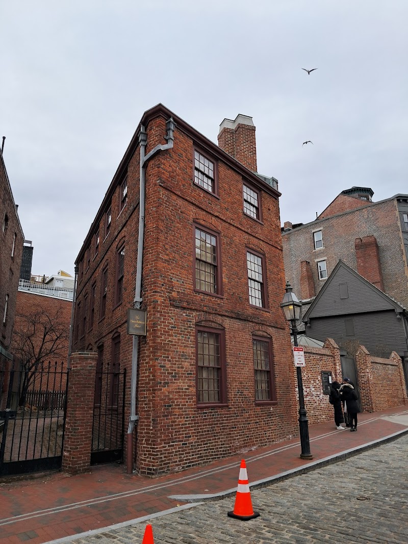 Pierce-Hichborn House, Boston