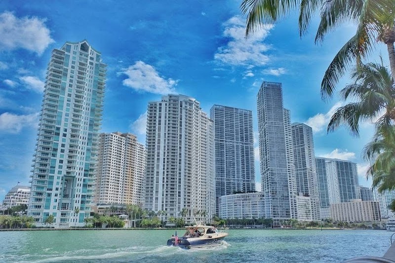 Miami Riverwalk, Miami