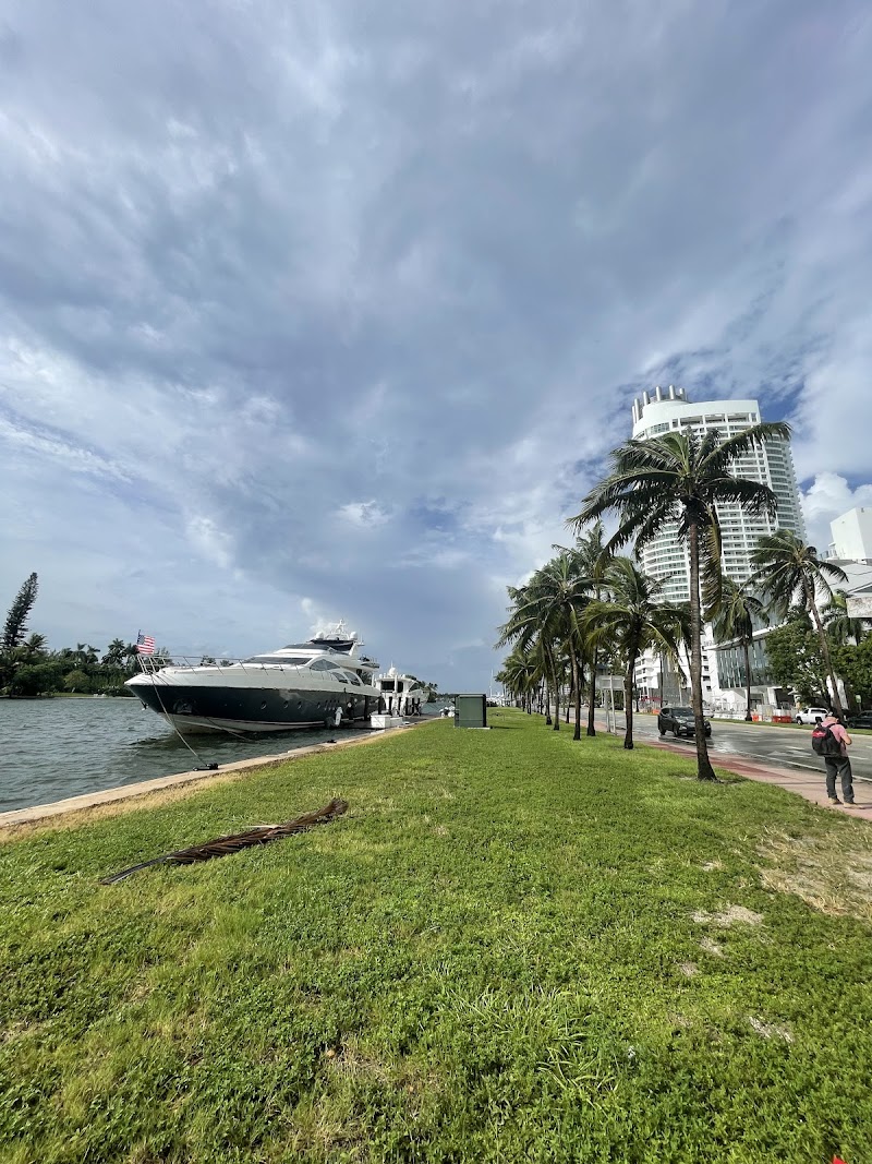 Indian Creek Waterway, Miami
