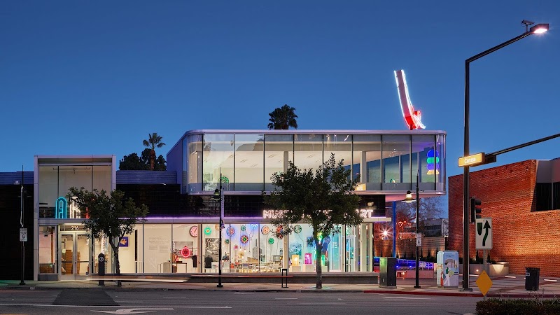 Museum of Neon Art, Los Angeles