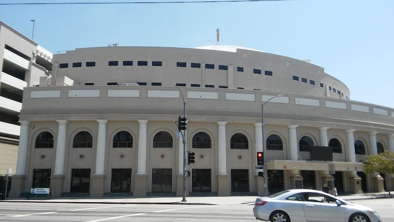 Angelus Temple, Los Angeles
