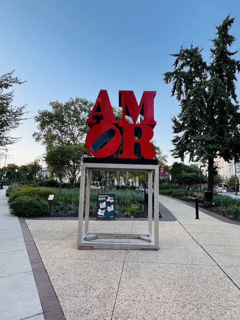 Robert Indiana AMOR Sculpture, Philadelphia